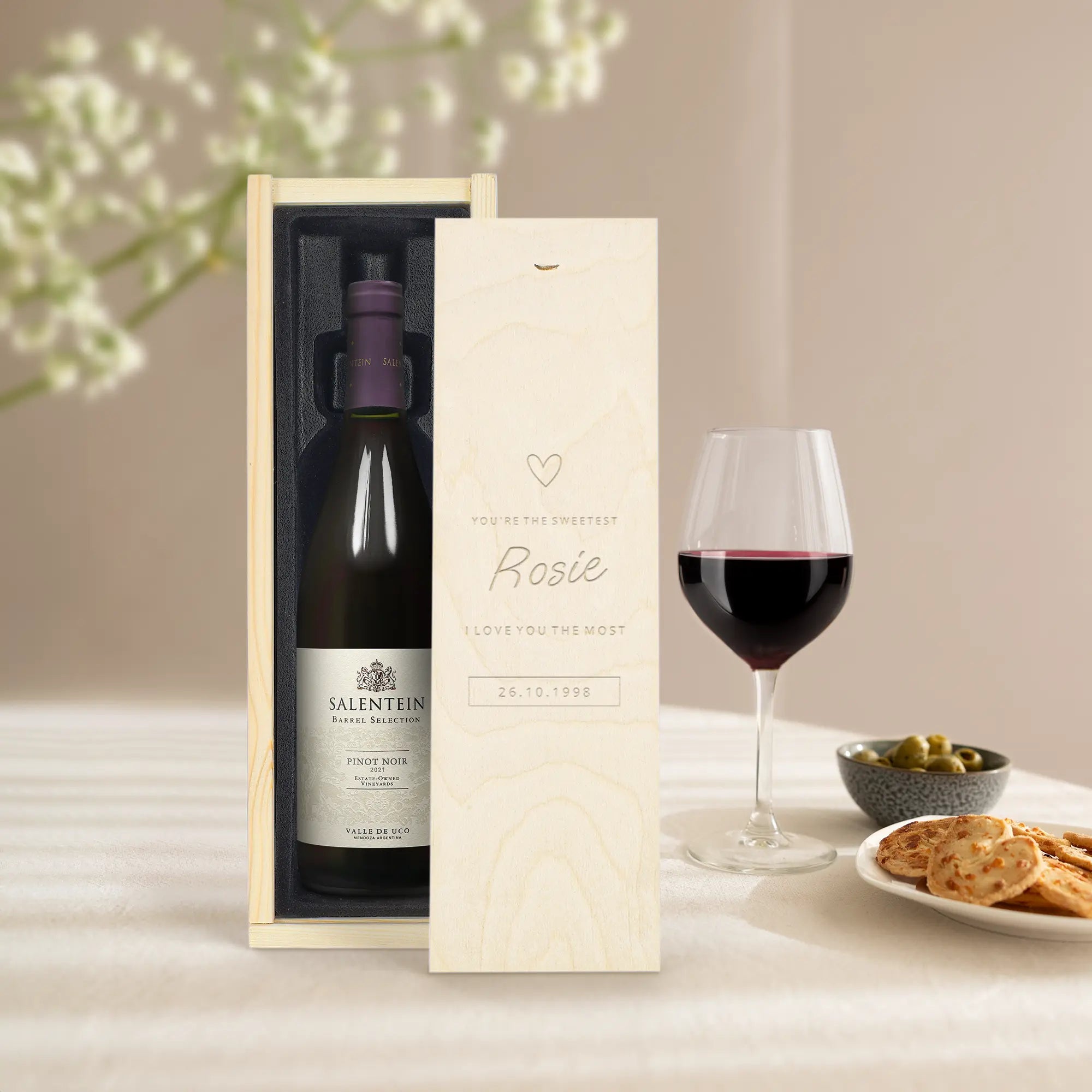 Vino in cassa incisa - Salentein - Pinot Nero