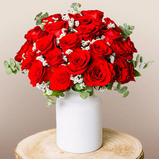 Embrace of Love - Red Roses Flora Queen Flora Queen