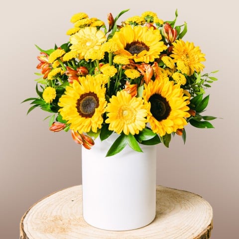 Seminyak: girasoli e crisantemi