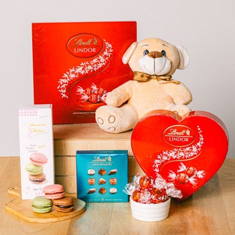 Darlin': Selezione di Dolci e Peluche