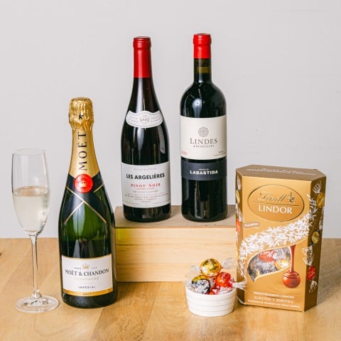 Silky Opulence: Vini Rossi e Champagne