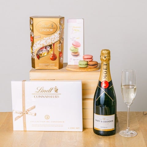 Deliciously Sweet: Selezione di Cioccolatini e Champagne