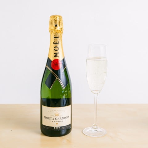 Moët & Sweet Embrace: Cesto regalo al cioccolato highlight