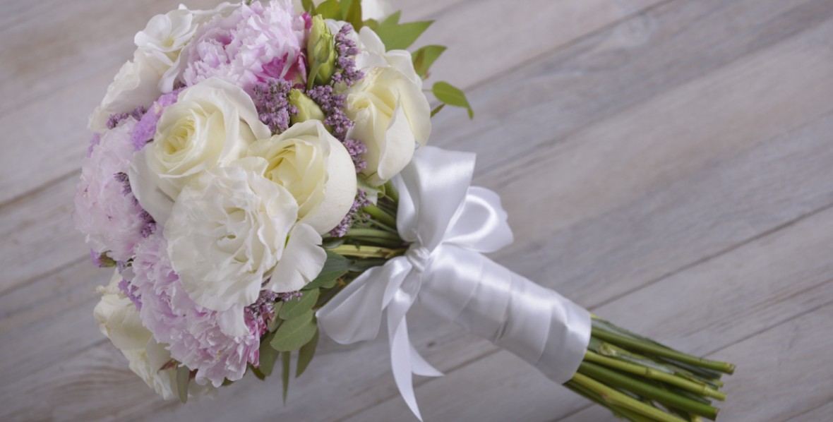 Come Confezionare Un Mazzo Di Fiori Freschi.Fai Da Te Con Fiori Bouquet Da Sposa Blog Floraqueen Italia