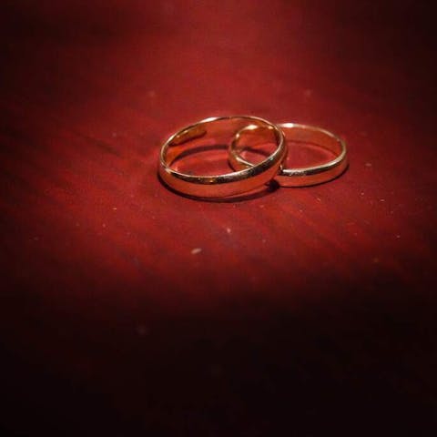 Flowers for Wedding Anniversary: Adding a Fragrant Touch to Your Special Day - Flora Queen