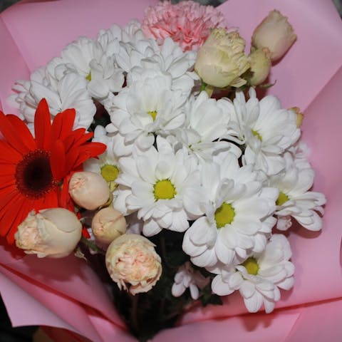 Planning a Memorable Flower Surprise - Flora Queen