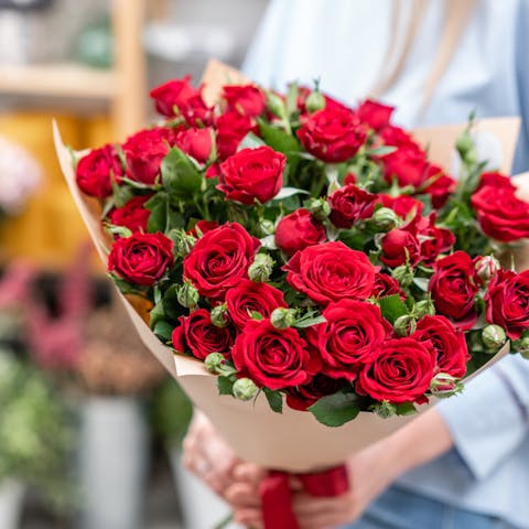 Spray Roses – How to Care for Them and Growing Tips - Flora Queen