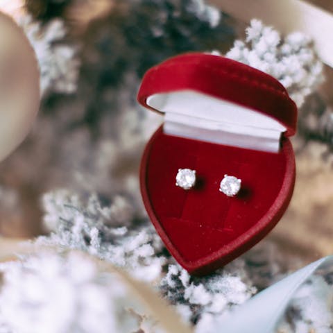 Finding the Perfect Birthday Gifts for Her - Flora Queen