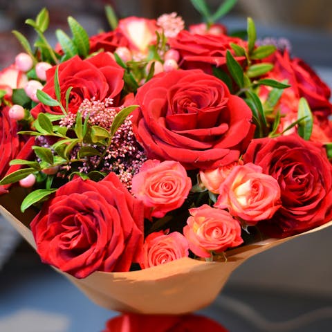 A Guide to the Beautiful Rose Flower - Flora Queen