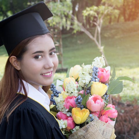 Graduate Flower Bouquets with FloraQueen - Flora Queen