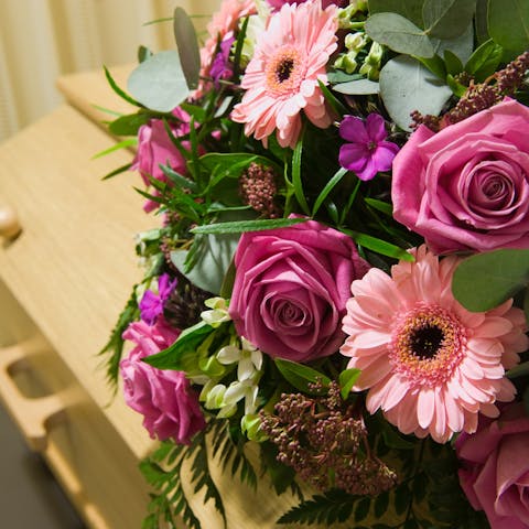 How to Send Flowers to a Funeral - Flora Queen