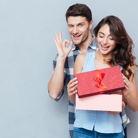 5 top tips to send gifts internationally - Flora Queen