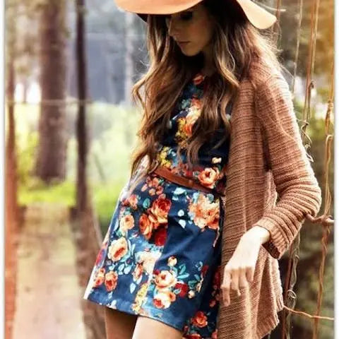 Autumn-clothes-us-in-flowers Flora Queen