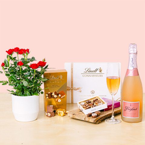 Product photo for Dolce San Valentino: cesto gourmet con cava rosé